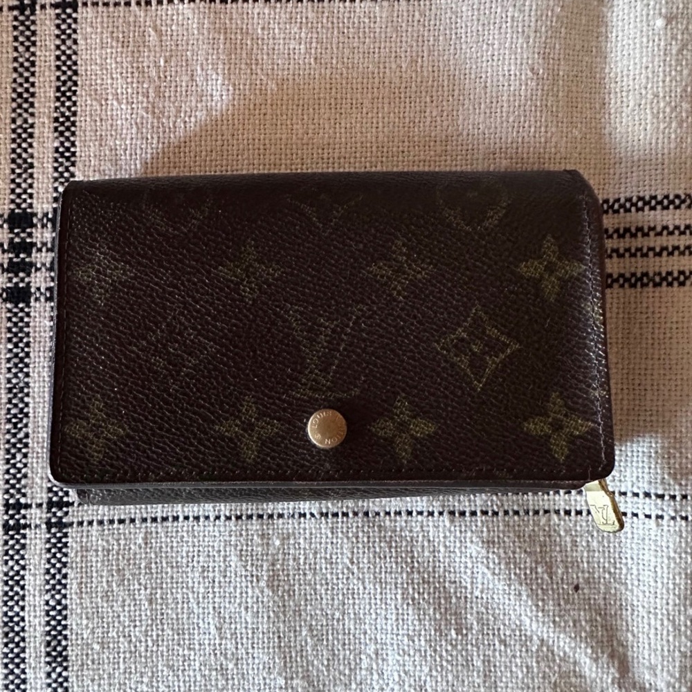 Louis Vuitton Zipper Wallet Authentic